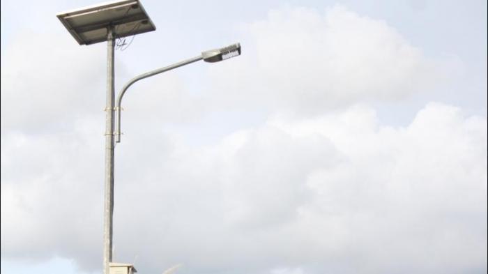 Distakot Manado Pindahkan Tiang Solar Cell untuk Pelebaran Ring Road 1