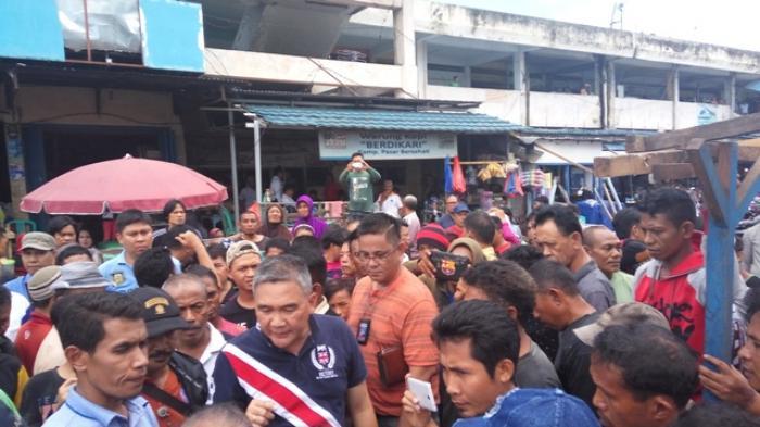 PD Pasar Manado Tertibkan Pedagang yang Berjualan di Tepi Jalan