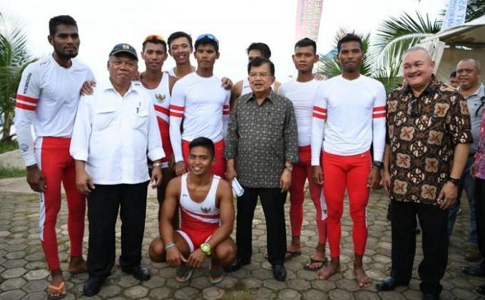 Jajal Bowling dan Rumput di Jakabaring, JK Optimis Persiapan Asian Games Selesai Tepat Waktu - wapresIMG-20171207-WA0013.jpg