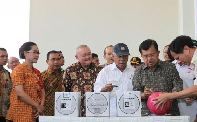 Jajal Bowling dan Rumput di Jakabaring, JK Optimis Persiapan Asian Games Selesai Tepat Waktu - wapresIMG-20171207-WA0034.jpg