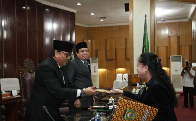Sekda Sumsel Simak Pemandangan Umum Fraksi DPRD - IMG-20180306-WA00111.jpg