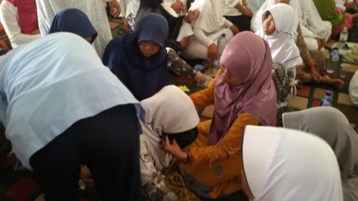 Puluhan Peserta Zikir dan Ruqiyah Histeris