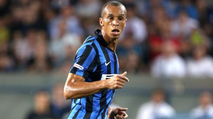 Inter Milan Enggan Pulangkan Miranda ke Atletico Madrid