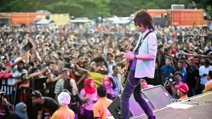 Hasil gambar untuk gambar konser musik