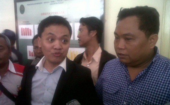 Soal Terjun dari Monas Cara Ngeles Ahok Persis Dipakai Habiburokhman
