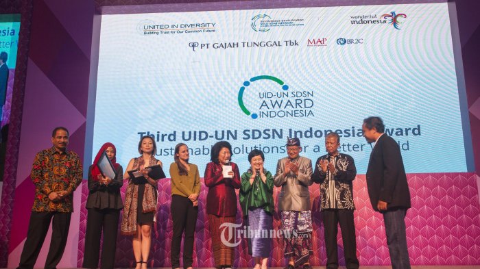 Bintang Sejahtera Menerima Penghargaan UID-UNSDSN Award 2017.