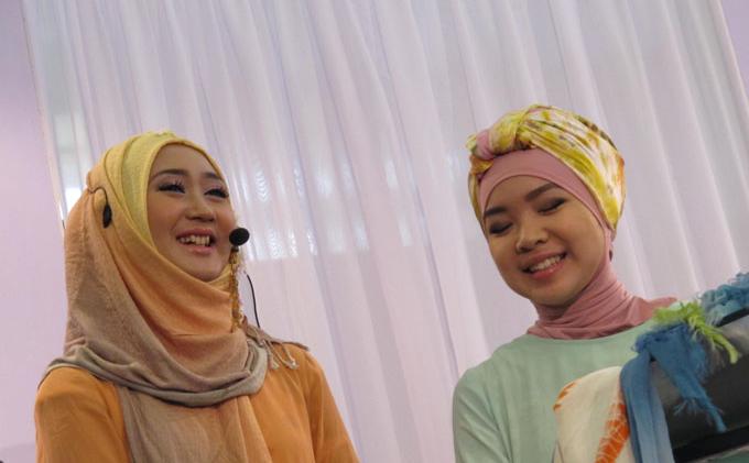 Yuk Bikin Turban Dari Kerudung Persegi Ala Dian Pelangi ...
