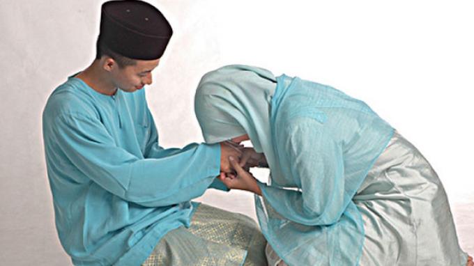 Istri Wajib Baca! Begini Caranya Agar Suami Lancar Mencari Rezeki