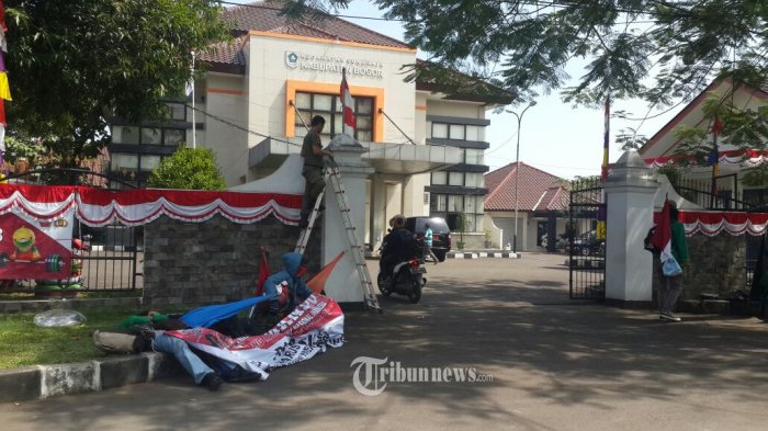 Mahasiswa Longmarch Jakarta - Yogyakarta Bumikan Pancasila.