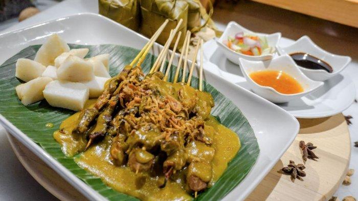 Promo Indonesian street food “taste of Minangkabau” menyajikan jajanan khas ranah Minang di The Margo Hotel