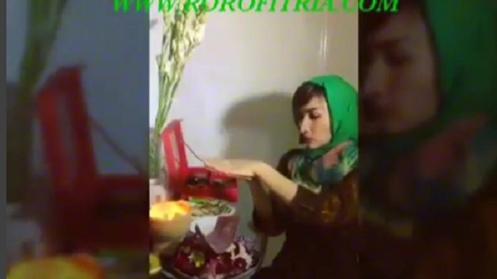 Roro Fitria pamer di saat tengah lakukan ritual warisan nenek moyangnya.