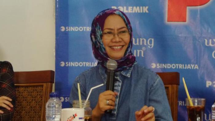 Peneliti Senior Lembaga Ilmu Pengetahuan Indonesia (LIPI) Siti Zuhro dalam acara diskusi di bilangan Cikini, Jakarta, Sabtu (30/7/2016) (Foto: KOMPAS.com/Nabilla Tashandra)