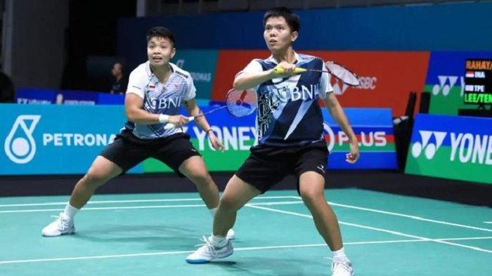 Pasangan ganda putri Indonesia, Apriyani Rahayu/Siti Fadia Silva Ramadhanti memastikan diir melaju ke semifinal Malaysia Open 2023