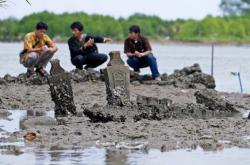 Benarkah Situs Sejarah Terkubur Proyek Limbah?