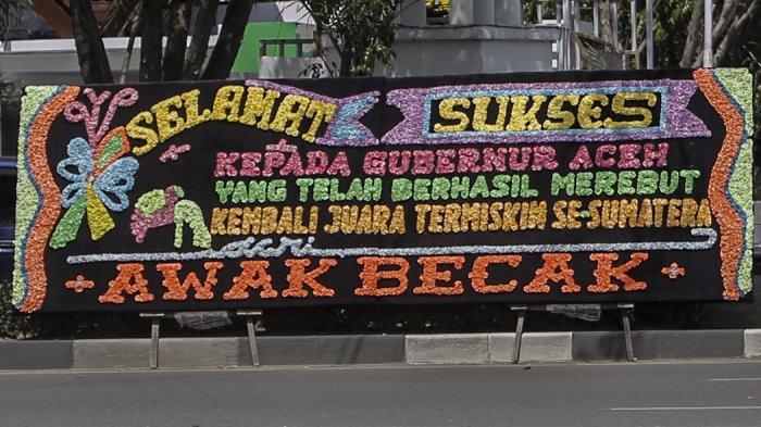 Papan bunga di depan Kantor Gubernur Aceh, Rabu (17/2/2021).