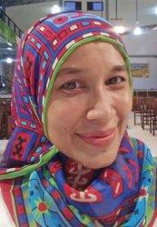 Asyiknya ‘Meuramin’ di Bawah Pohon Sakura