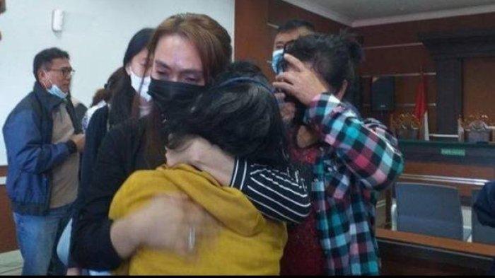Sidang putusan kasus gratifikasi Mantan Bupati Talaud Sri Wahyumi Maria Manalip di Pengadilan Negeri Manado, Sulawesi Utara, Selasa (25/1/2022).
