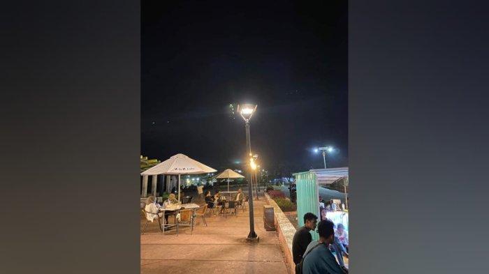 MALUKU: Salah satu sudut tongkrongan di kawasan Pantai Ina Marina, Jalan Jaksa Agung R Soeprapto Kota Masohi, Maluku Tengah, Maluku.