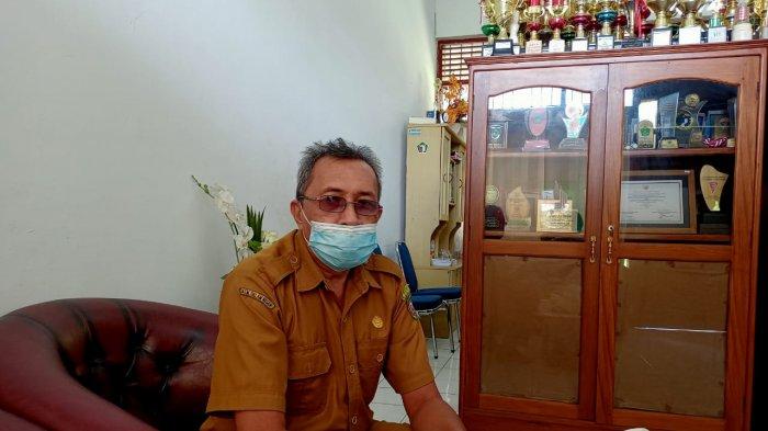 AMBON: Kepala SMAN 3 Ambon, Joi Sangadji, saat ditemui di Ruang Kepala Sekolah, Selasa (30/3/2021).