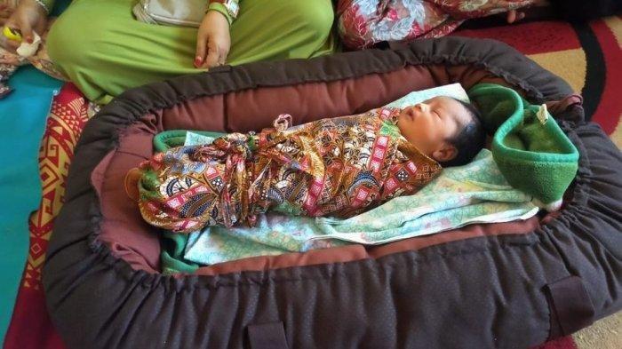 Bayi perempuan yang dilahirkan Siti Jainah