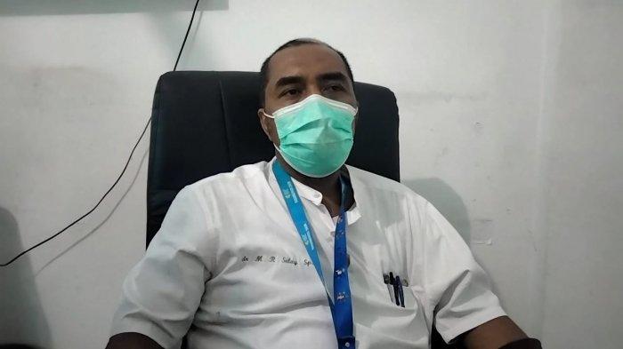 Direktur RSUD Masohi, dr. Ramli Selay saat diwawancarai di RSUD Masohi, Rabu (14/7/2021).