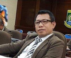 Kecewa dengan Sikap Penjabat Bupati Buru, Ismail Umasugi Mundur dari Jabatan Kadis Kesehatan