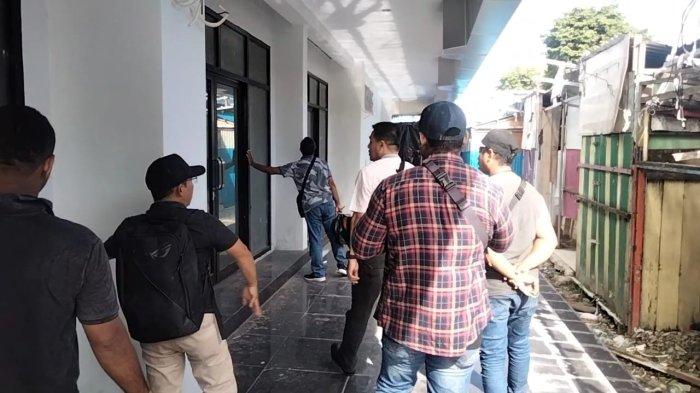 DitresKrimsus Polda Maluku Bersama Ahli Periksa Fisik Proyek Masohi Plaza, Jumat (24/6/2022).