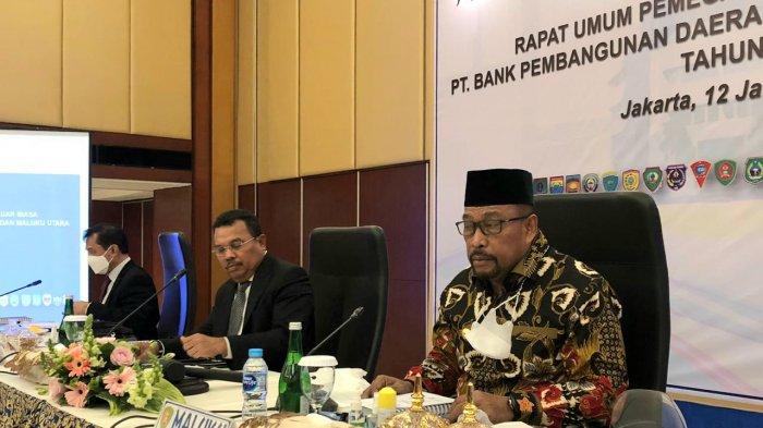 Gubernur Maluku sekaligus Komisaris dan Pengendali Saham PT BPD Maluku-Maluku Utara Murad Ismail dan Komisaris Utama Pt Bank Maluku Malut SAM Latuconsina dalam Rapat Umum Pemegang Saham Luar Biasa (RUPS-LB) di Hotel Borobudur, Jakarta Pusat, Selasa (12/1/2021) siang. RUPS-LB ini menyetujui pengunduran diri Arief Burhanudin Waliulu sebagai Dirut Bank Maluku-Malut dan pengusulan nama Syahrisal Imbar sebagai calon tunggal dirut.