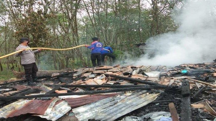 Musibah kebakaran di rumah Sargiyo warga Kecamatan Lubuk Batang OKU