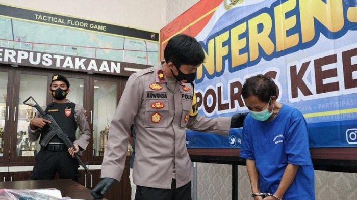 SL (44) saat diinterogasi oleh Polres Kebumen