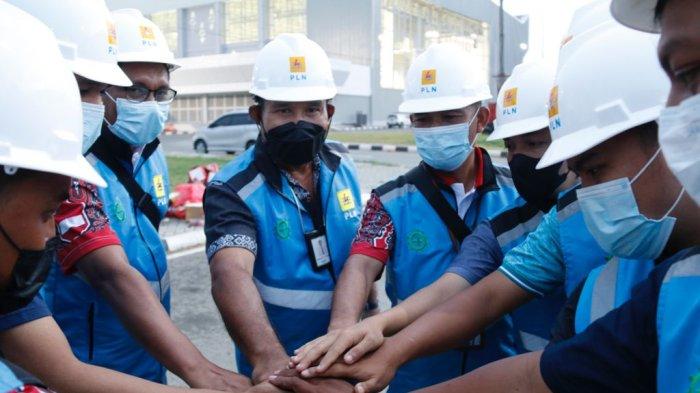 Tim BKO PON XX Papua 2021 dari PLN UIW Maluku dan Maluku Utara yang telah tiba di Jayapura untuk menjaga pasokan kelistrikan PON XX Papua.
