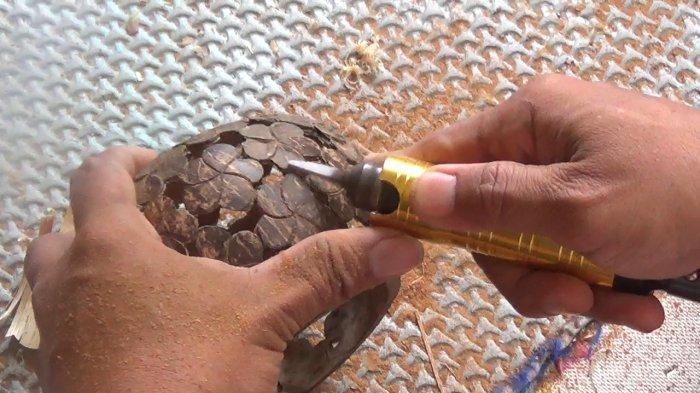 Contoh kerajinan batok kelapa dari Wayan Rupawan