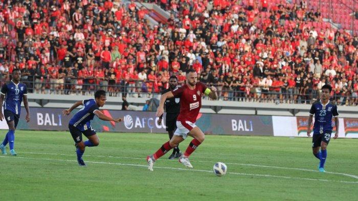 Faktor kelelahan disinyalir membuat Bali United, tidak tampil sengotot saat melawan Kedah Darul Aman FC - Bali United Buru Kemenangan Banyak Gol Lawan Kaya FC, Tetap Jaga Asa
Terlebih Visakha yang tak main-main menunjukkan kualitasnya malam ini dengan memborong 5 gol.