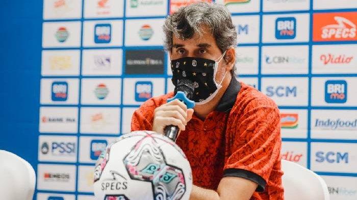 Pelatih Bali United Stefano Cugurra dalam konferensi pers jelang laga Bali United Vs RANS Nusantara FC. Coach Teco akui RANS Nusantara FC adalah tim bagus dan berharap para pemain Bali United mau bekerja keras untuk melawan The Phoenix nanti malam.