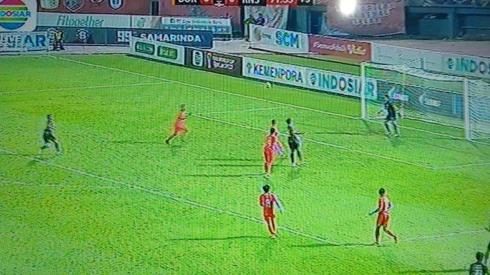 Pada malamnya, Borneo FC yang menjadi juara Grup B akan menjamu PSM Makassar di Stadion Segiri, Samarinda.
Pemenang laga di Samarinda ini, yang akan menjadi lawan Persib Bandung seandainya pasukan Robert Alberts bisa mengalahkan PSS Sleman.