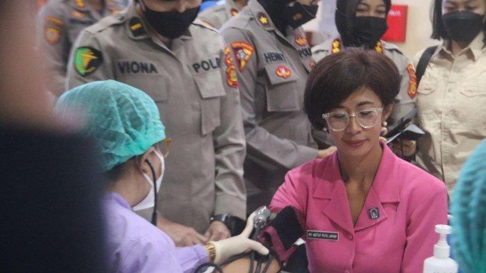 Polwan Polda Bali Gelar Donor Darah Jelang Hari Jadi ke-74, Diikuti Oleh Bhayangkari Hingga TNI