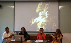 Fotografer Yan Palapa Abadikan Seniman Tari Legendaris Bali Ni Ketut Arini Menarikan Candra Metu
