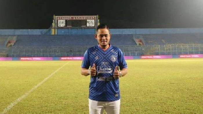 Gilang Widya Permana Presiden Arema FC yang juga dikenal sebagai Crazy Rich Malang.