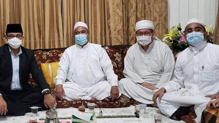 Gubernur DKI Jakarta Anies Baswedan dikabarkan sudah bertemu dengan pemimpin Front Pembela Islam (FPI) Rizieq Shihab hingga diajak minum teh di kediamannya kawasan Petamburan, Jakarta Pusat pada Selasa (10/11/2020) malam.