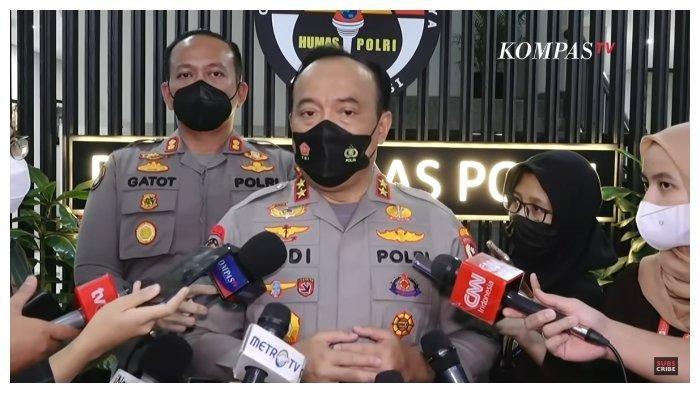 Kadiv Humas Polri Irjen Dedi Prasetyo mengabarkan barang bukti seperti CCTV, Pakaian dan 2 HP milik Brigadir J telah didalami Labfor.