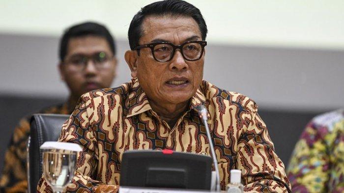 Kepala Staf Kepresidenan Moeldoko memberikan keterangan kepada wartawan terkait peluncuran situs resmi Kartu Prakerja di kantor Kemenko Perekonomian, Jakarta, Jumat, 20 Maret 2020.
