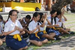 Makna Mantra Trisandya Dalam Ajaran Agama Hindu