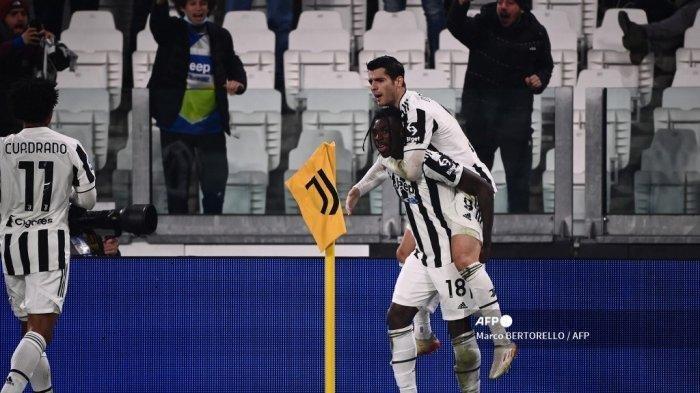 Pemain depan Juventus, Moise Kean melakukan selebrasi setelah mencetak gol ke gawang Cagliari. Juventus sukses meraih kemenangan saat menjamu Cagliari di lanjutan Liga Italia, Rabu (22/12/2021).