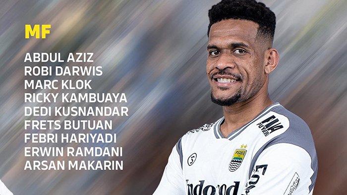 Ricky Kambuaya kemudian mengambil alih.
Ricky Kambuaya juga baru pulih dari cedera, dan ikut bersama 22 tim Maung Bandung ke Samarinda.Â
Sepakan Ricky Kambuaya di luar kotak penalti, berubah arah dan menghasilkan sepak pojok.Â