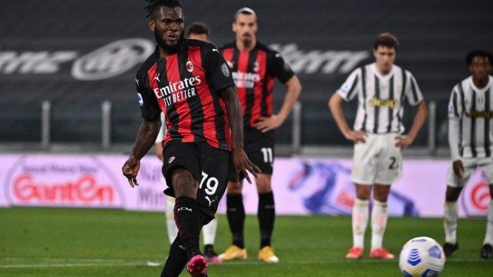 Penalti Franck Kessie yang berujung kegagalan pada laga giornata ke-35 Liga Italia 2020-2021 antara Juventus dan AC Milan di Stadion Allianz, 9 Mei 2021.