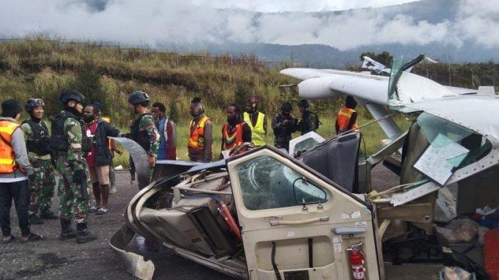 Kondisi pesawat saat berada di Runway bandara Ilaga.