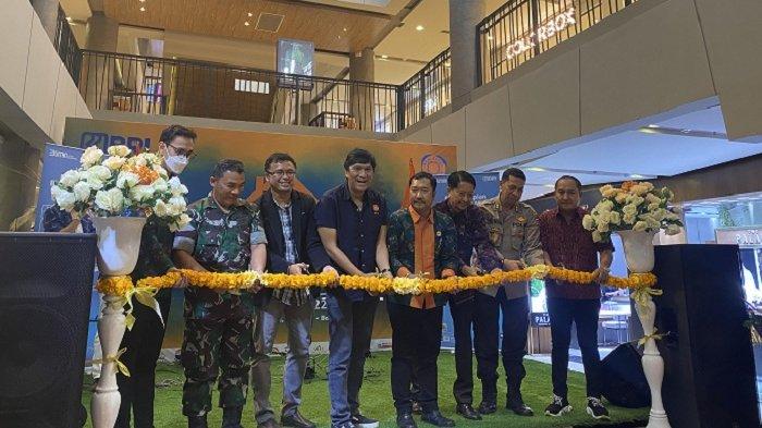 Wakil Ketua Umum Real Estate Indonesia (REI), Ikang Fawzi, mengatakan selama 2 tahun ini bisnis properti juga tertidur akibat pandemi Covid 19.
Bali menjadi salah satu daerah, dengan dampak cukup signifikan.
Untuk itu, ini adalah saatnya Bali bangkit kembali dibantu dengan stakeholder.