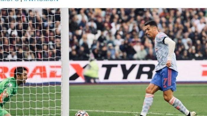 Megabintang Manchester United, Cristiano Ronaldo, dalam laga kontra West Ham United di Liga Inggris.