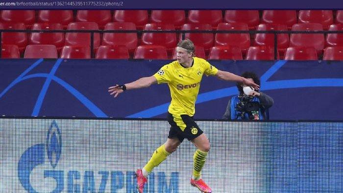 Selebrasi striker Borussia Dortmund, Erling Haaland, saat melawan Sevilla dalam laga leg pertama babak 16 besar Liga Champions di Stadion Ramon Sanchez Pizjuan pada Rabu (17/2/2021) atau Kamis pukul 03.00 WIB.