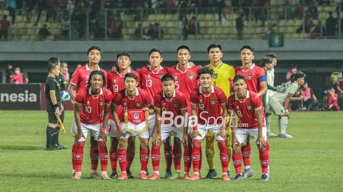 Skuad Timnas Indonesia U-19 akan melawan Myanmar malam ini di Stadion Patriot Candrabhaga. Sayang sekali tidak masuk ke babak semifinal Piala AFF U19.